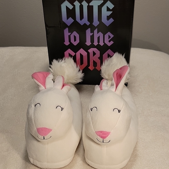 CUTE TO THE CORE White Bunny Kids SLIPPERS, NIB - Picture 1 of 7